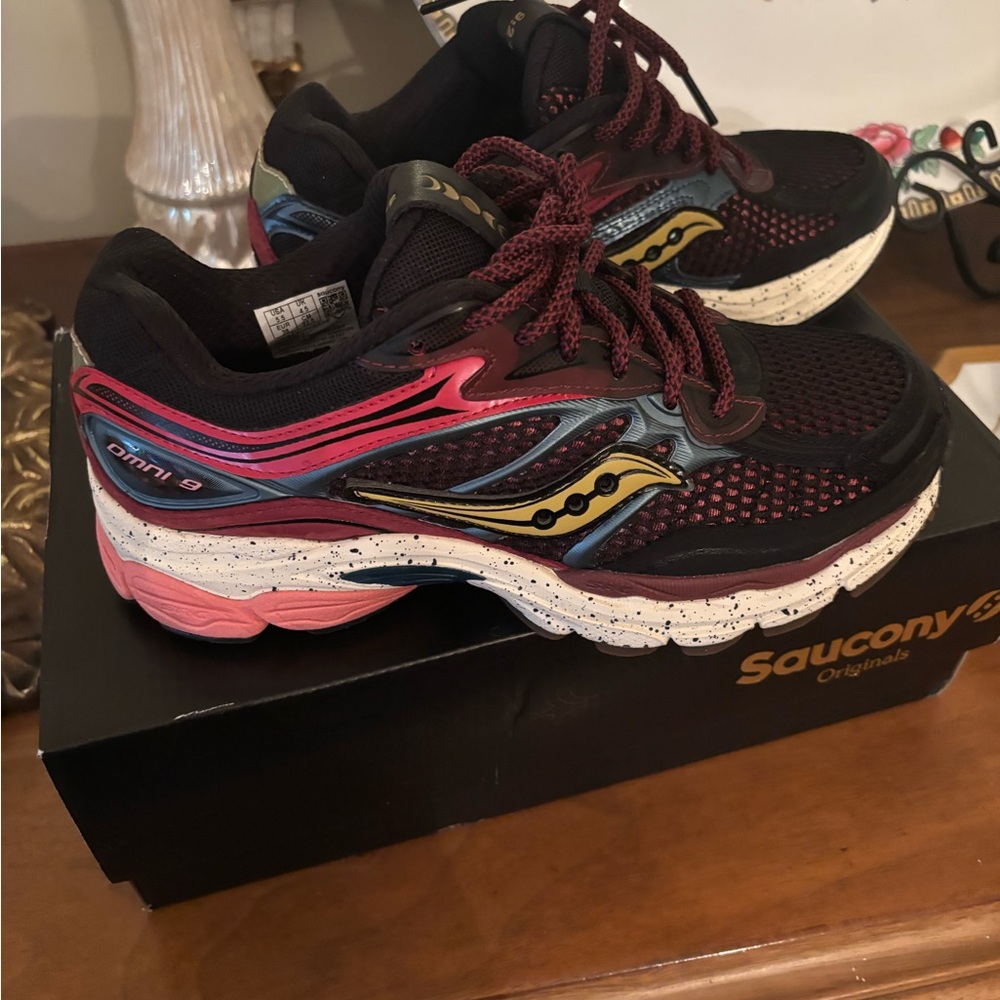 Saucony Progrid  Omni 9